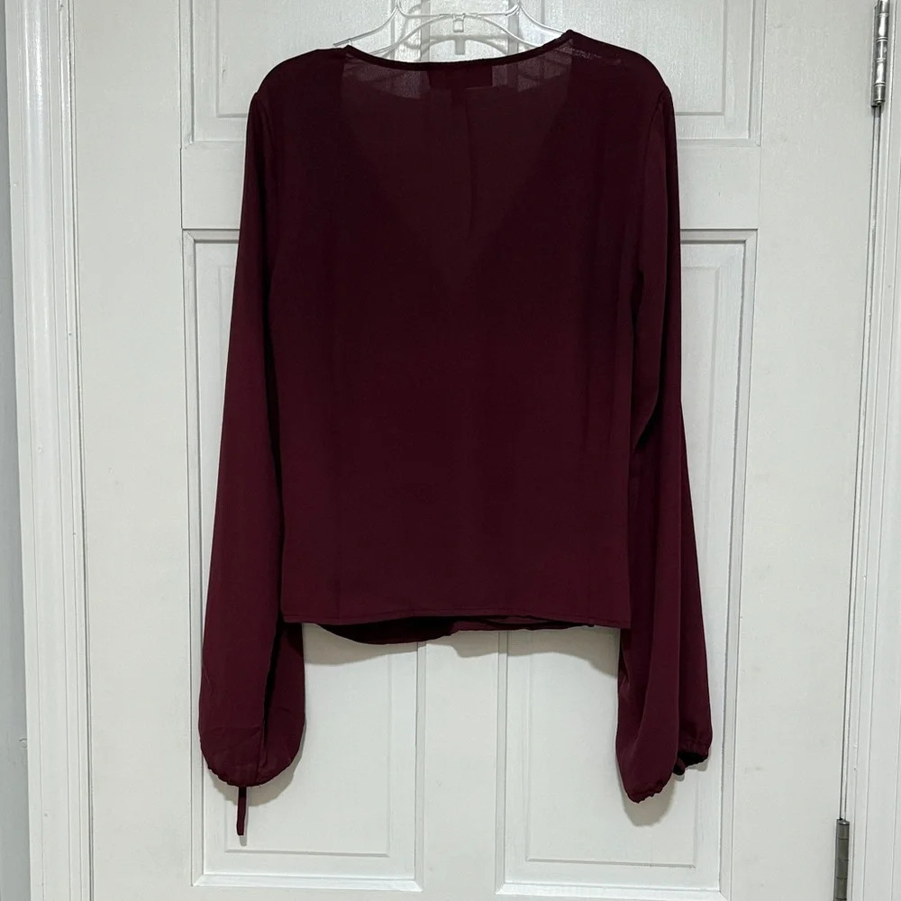 Lulus Elegant Burgundy Blouse Sz xs - Picture 4 of 4